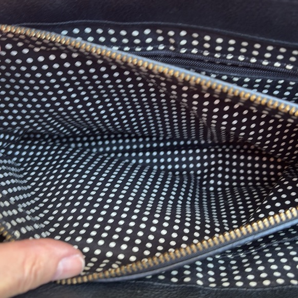 Kate Spade black and white leather bag with bow. - Picture 4 of 9